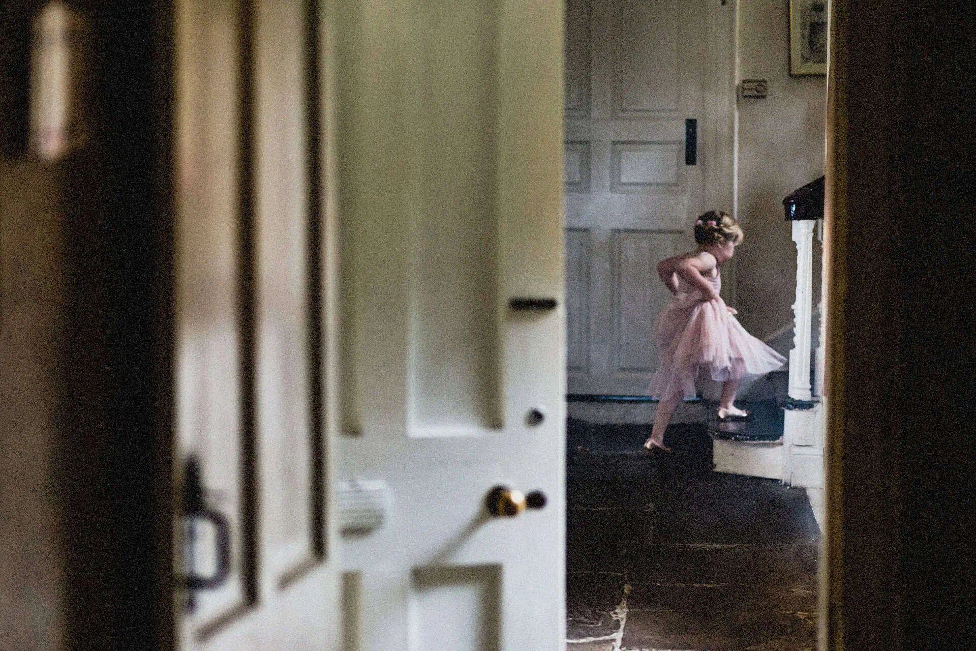 unposed wedding photography