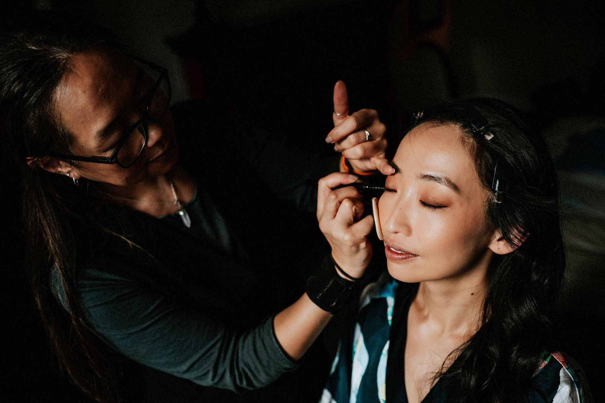 A London wedding in Chelsea Old Town Hall and Cavalry & Guards Club by UK wedding photographer Andy Turner