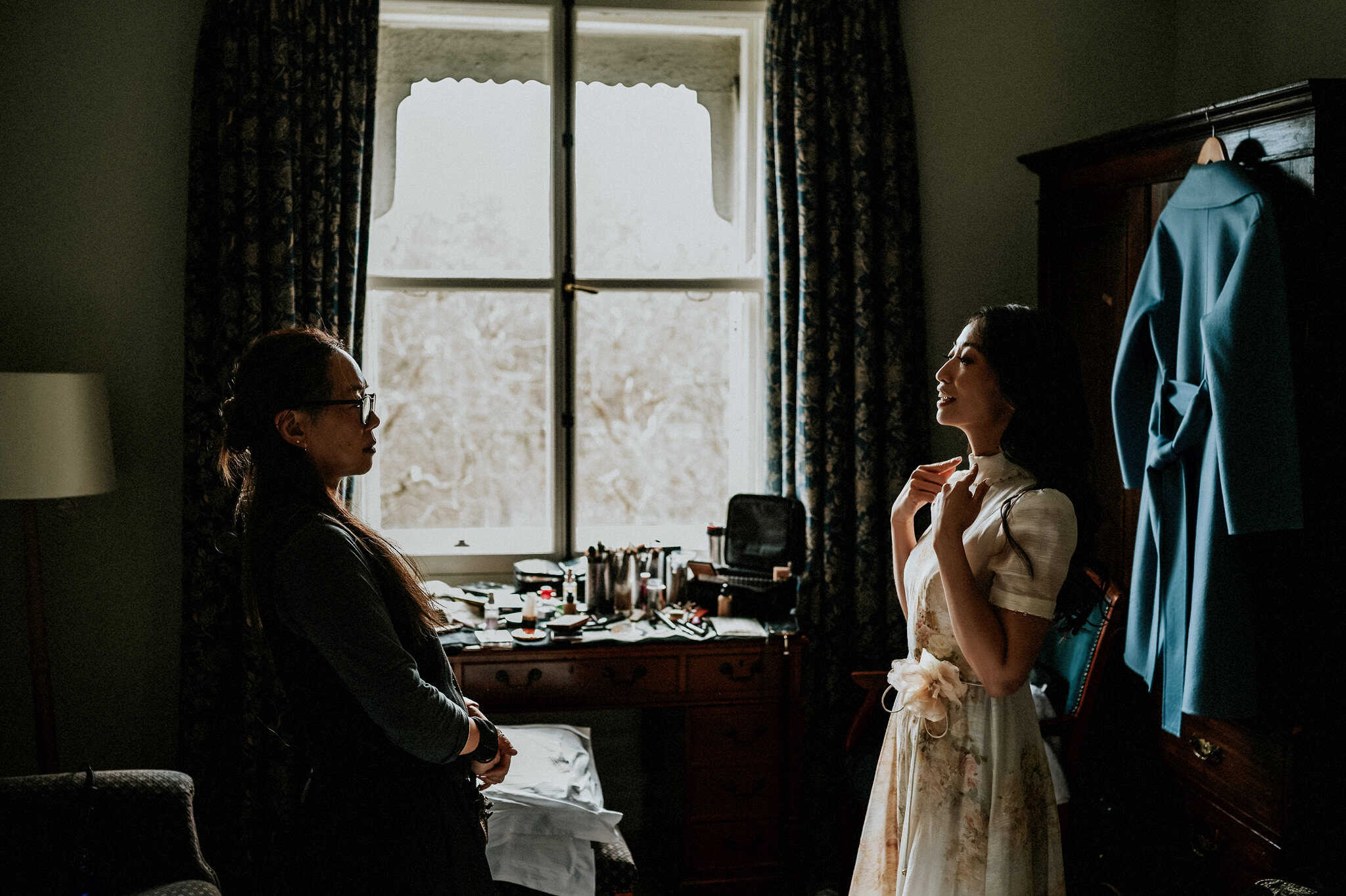 A London wedding in Chelsea Old Town Hall and Cavalry & Guards Club by UK wedding photographer Andy Turner