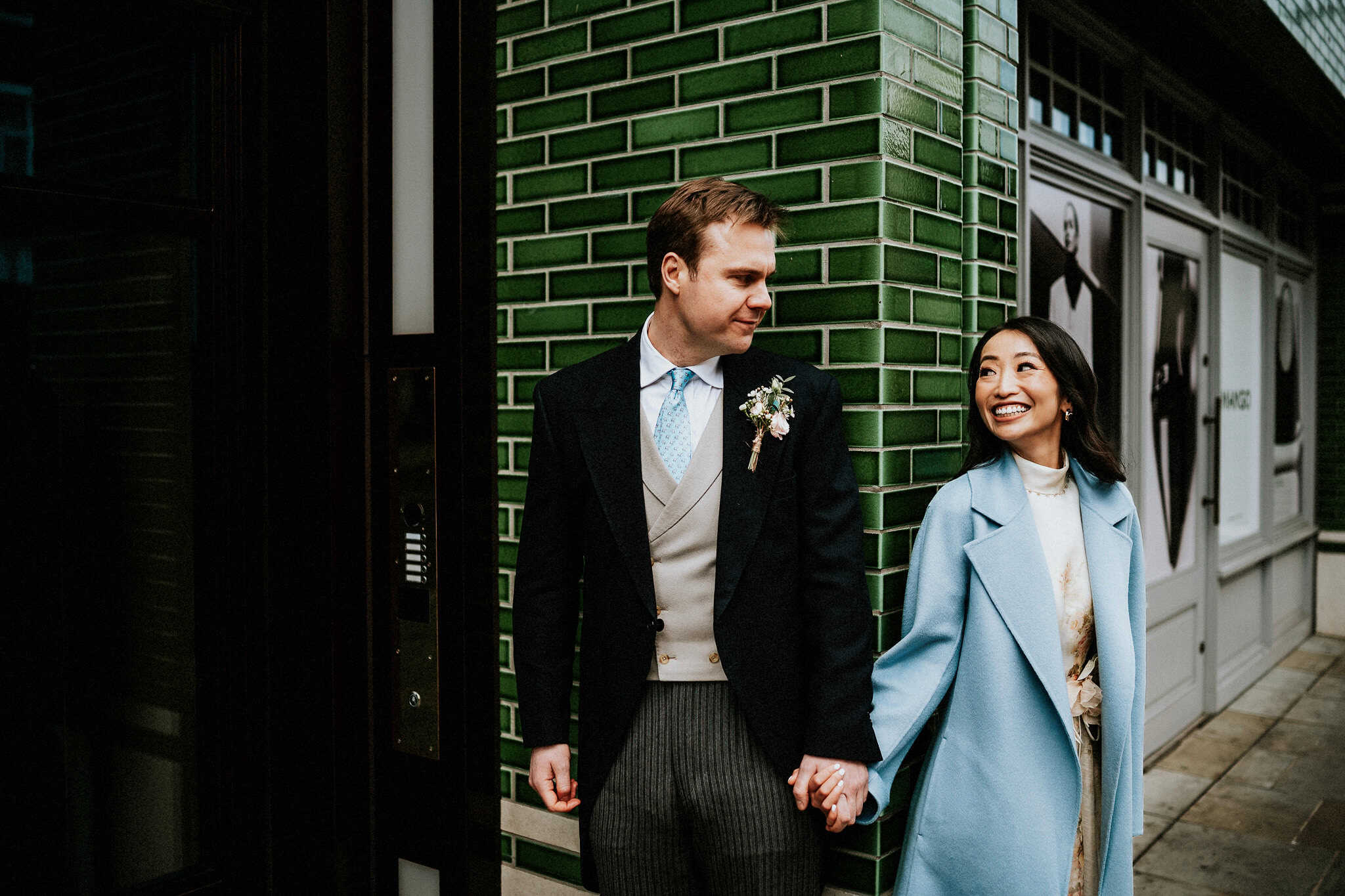 A London wedding in Chelsea Old Town Hall and Cavalry & Guards Club by UK wedding photographer Andy Turner