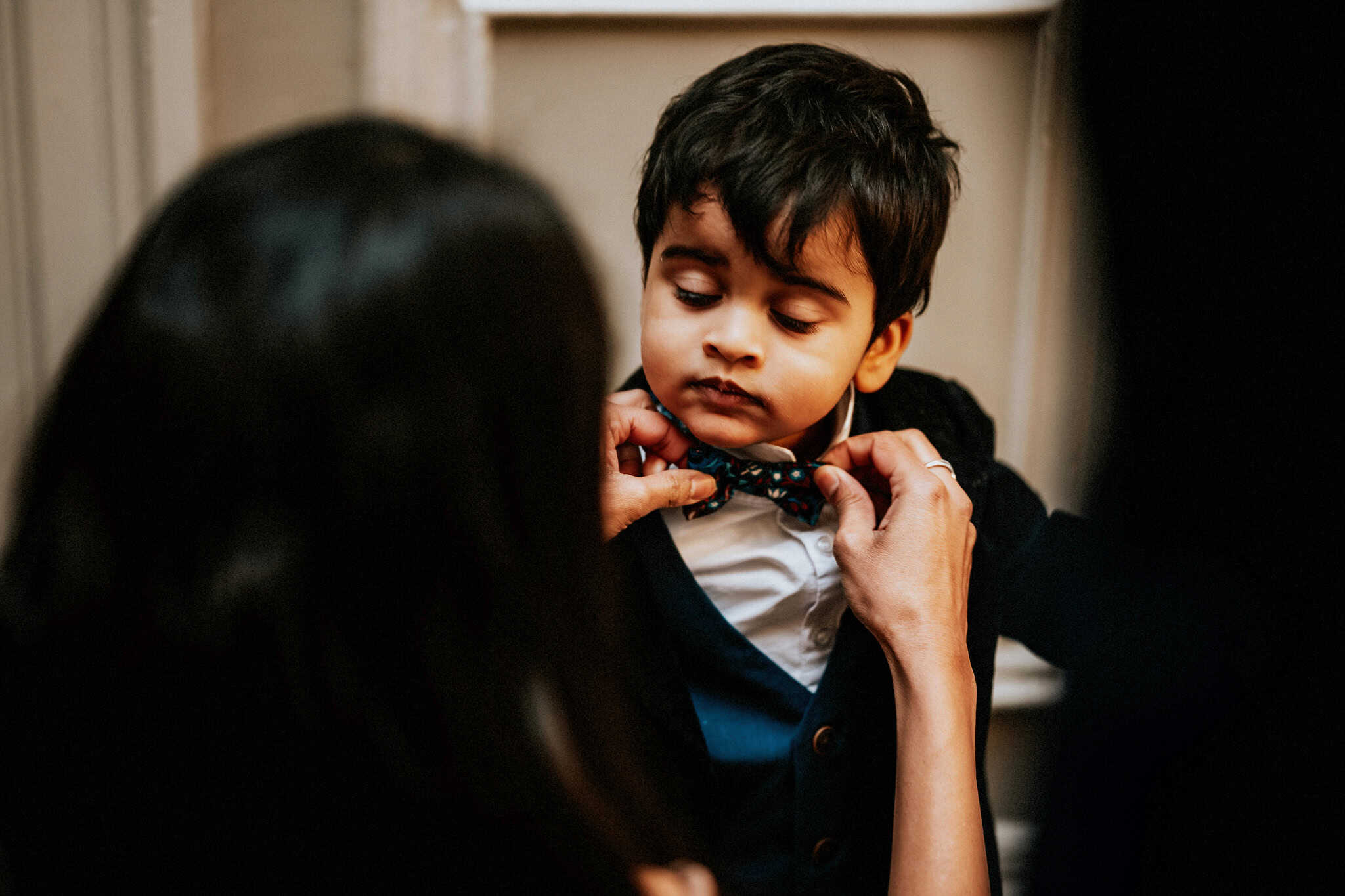 A London wedding in Chelsea Old Town Hall and Cavalry & Guards Club by UK wedding photographer Andy Turner