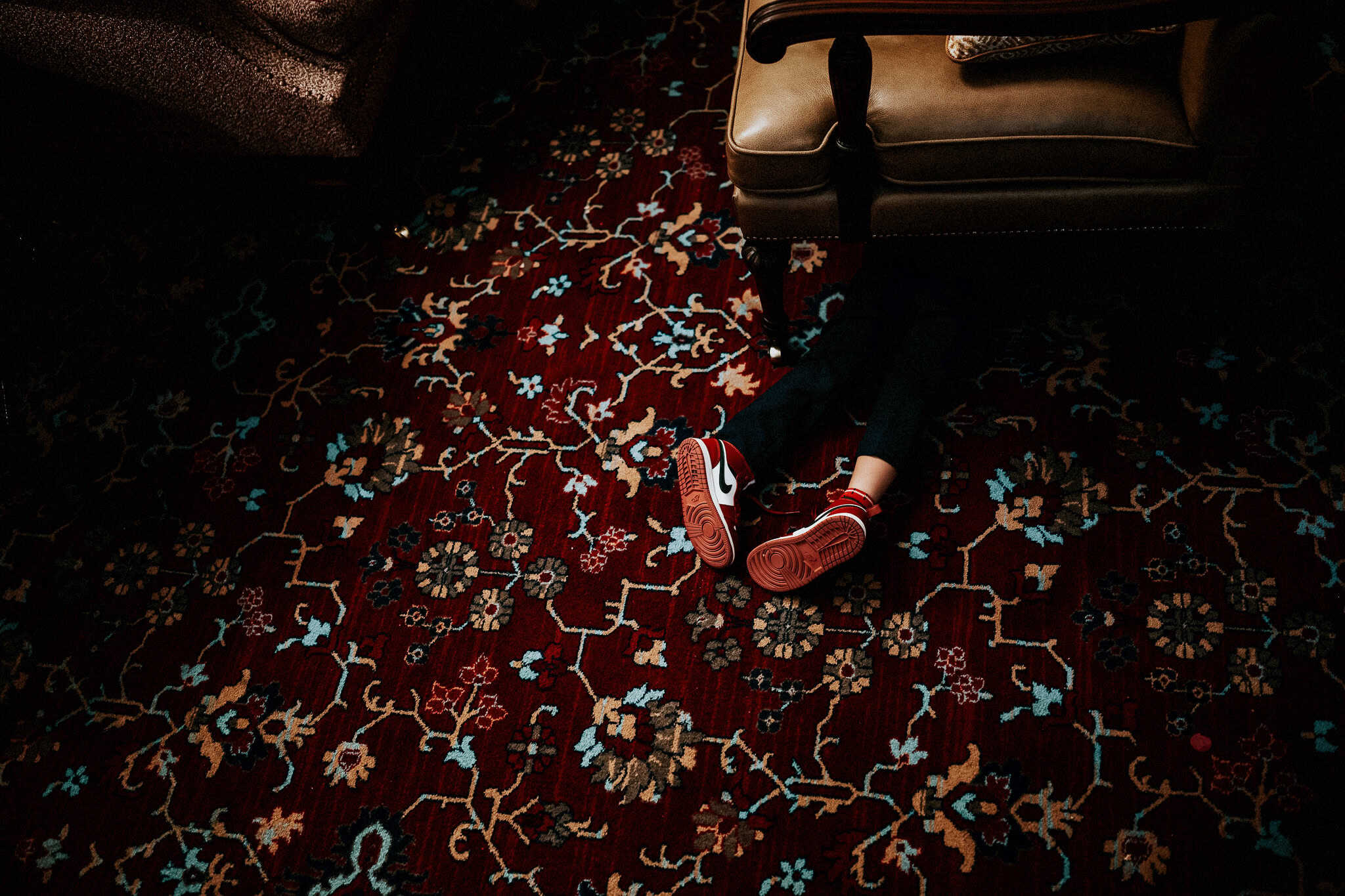 A London wedding in Chelsea Old Town Hall and Cavalry & Guards Club by UK wedding photographer Andy Turner